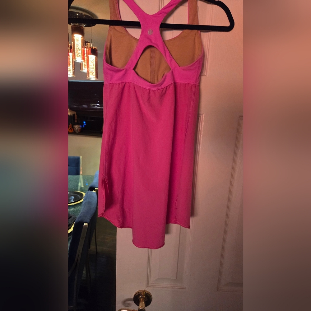 Lululemon Tennis Top Size 4 Never Worn - Picture 2 of 5